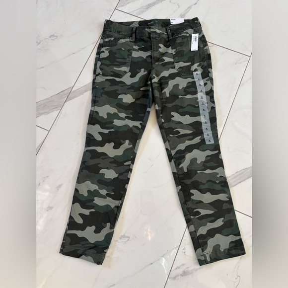 Old Navy Pants - Old Navy Camouflage Ankle Pants